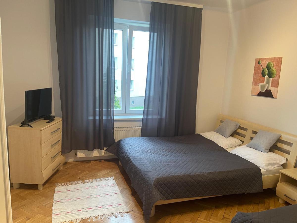 Apartamenty 650 Metrow Od Dworca Przemyśl Eksteriør bilde